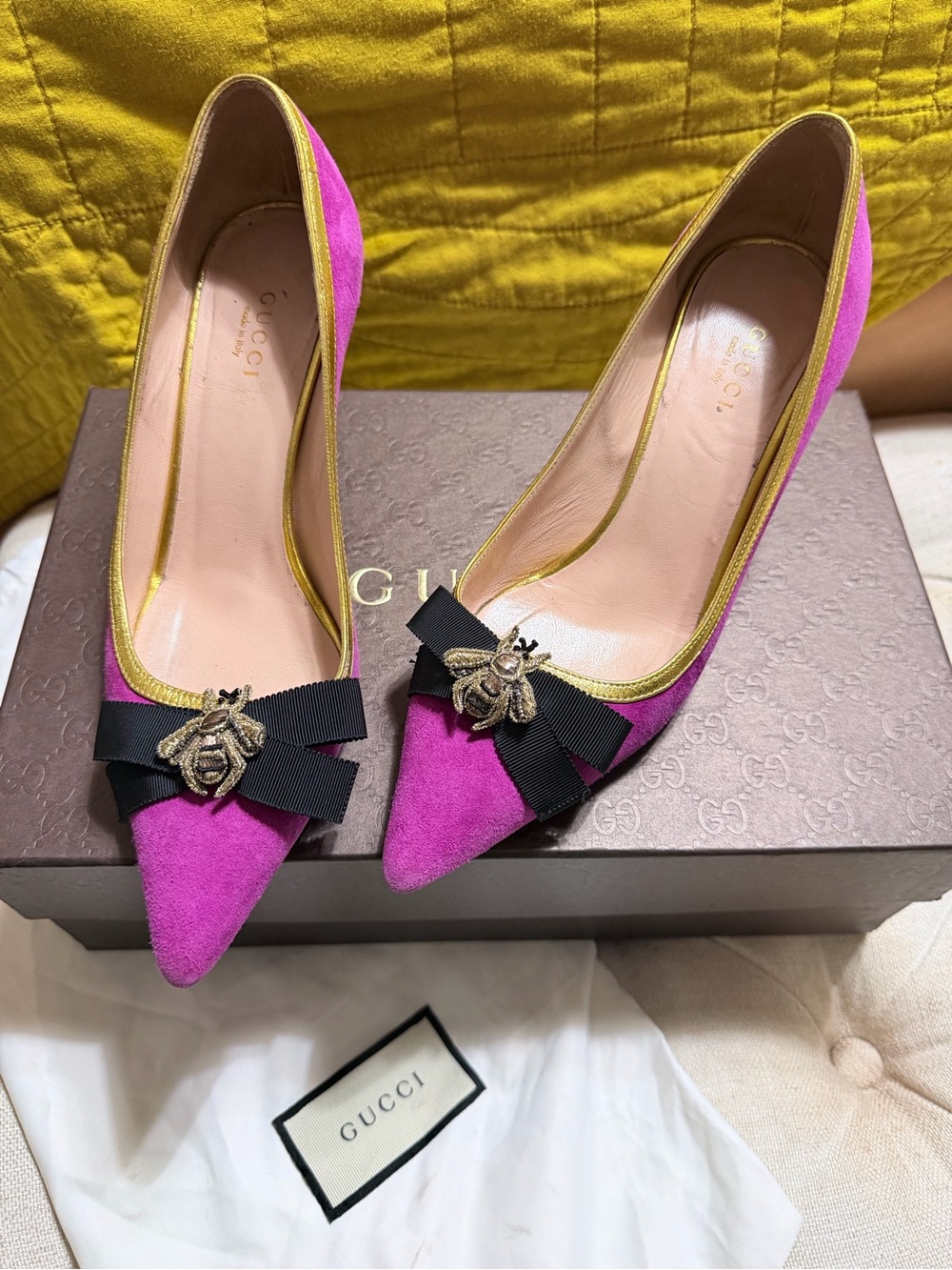 Gucci Moody Bee Fuchsia Suede Pumps